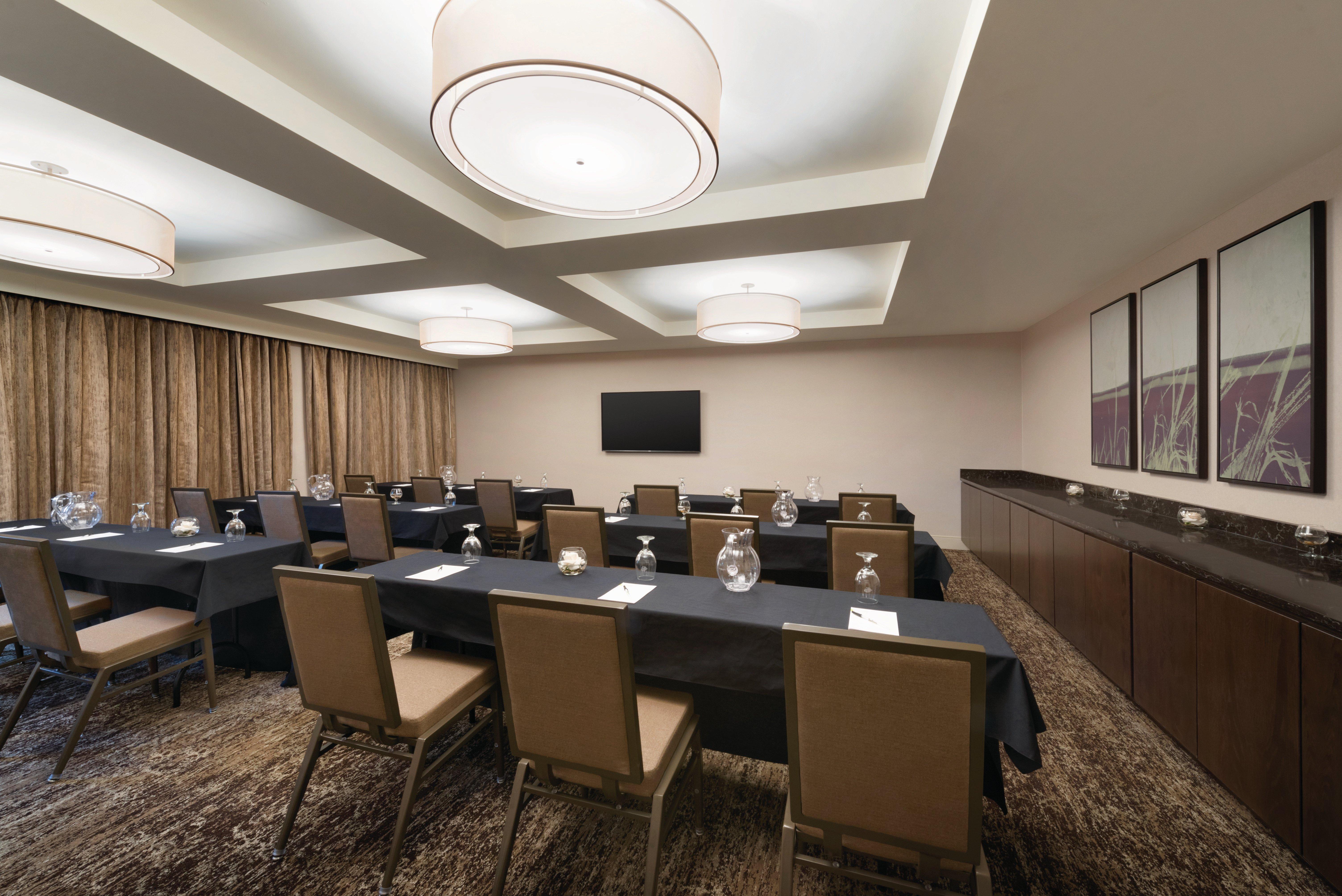Holiday Inn Chicago Schaumburg By Ihg Exterior photo