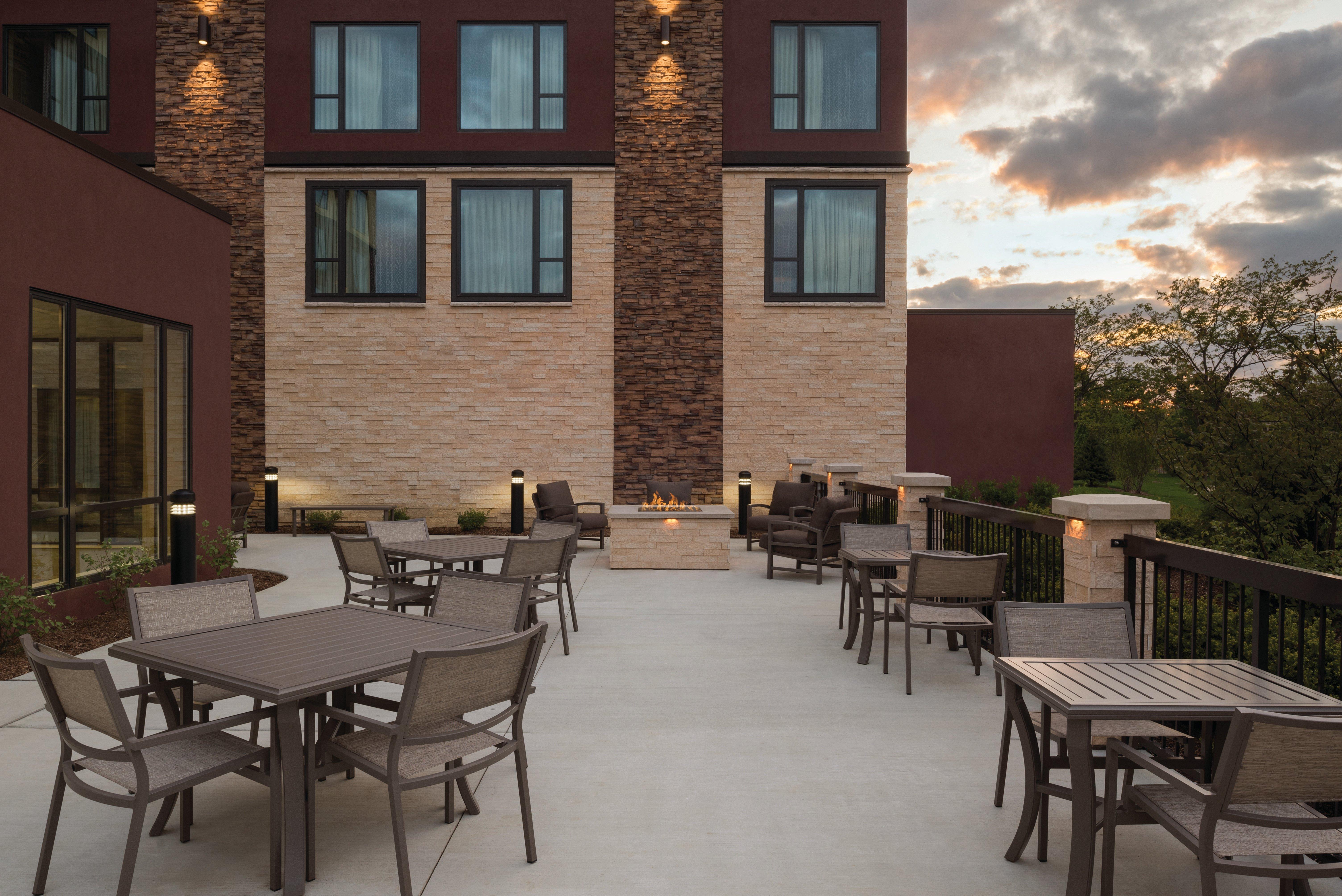 Holiday Inn Chicago Schaumburg By Ihg Exterior photo