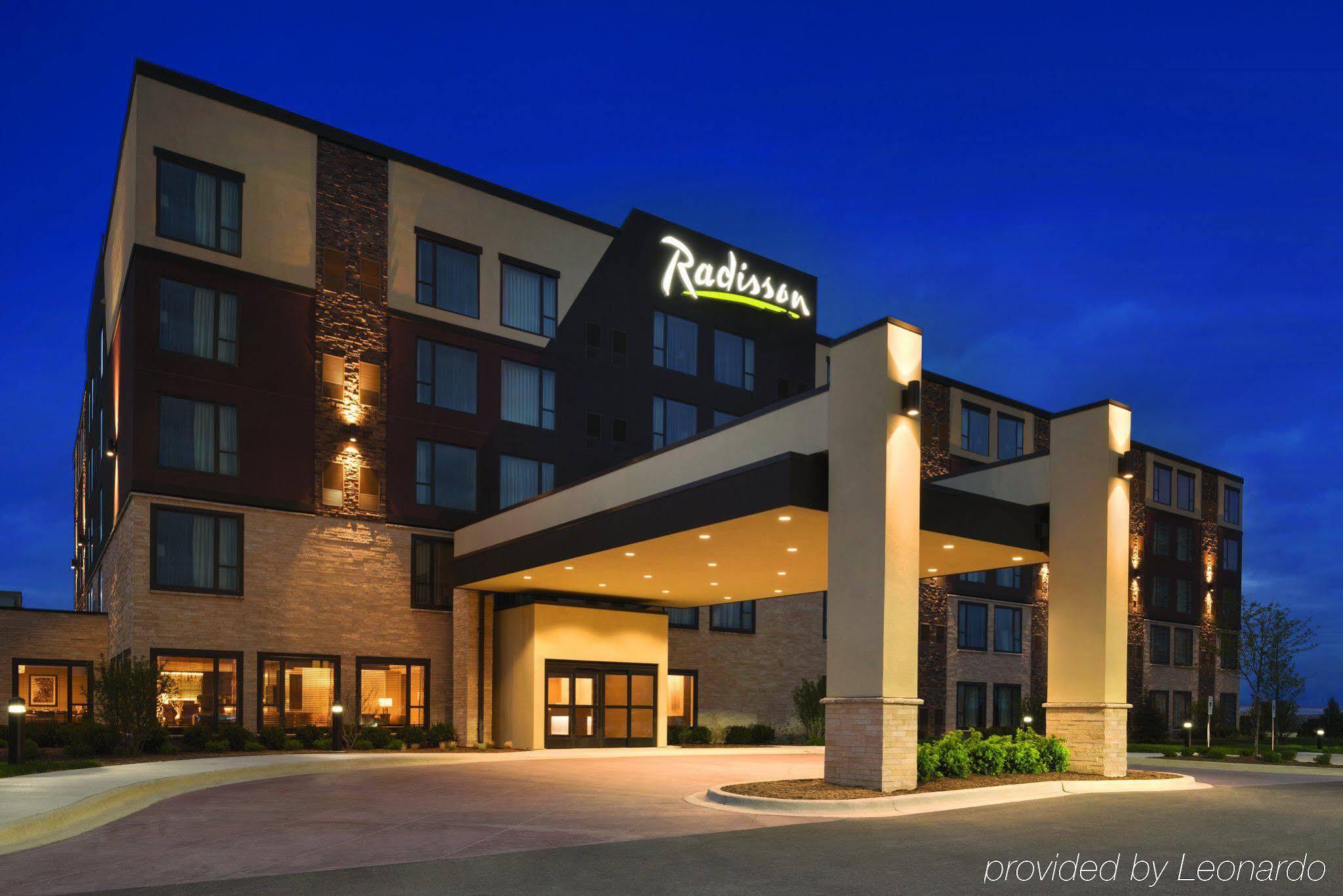 Holiday Inn Chicago Schaumburg By Ihg Exterior photo